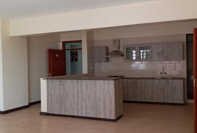 3 Bed Apartment with En Suite in Mountain View