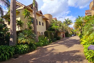 5 Bed Townhouse with En Suite at Lavington
