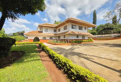 Commercial Property with Service Charge Included in Lavington