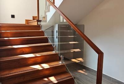 5 Bed Villa with En Suite in Lavington