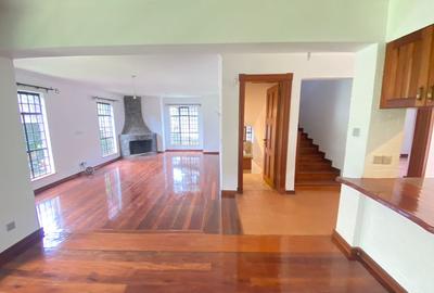 4 Bed Townhouse with En Suite in Spring Valley