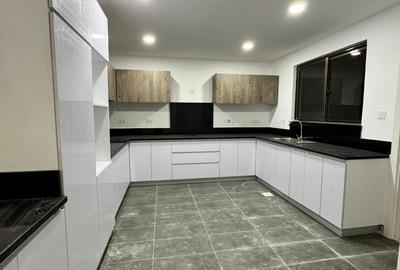 4 Bed Apartment with En Suite in Lavington