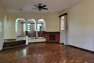 5 Bed House with En Suite in Nyari - 2