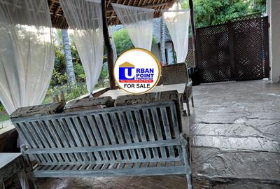 4 Bed Villa with En Suite in Watamu - 3