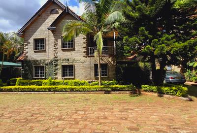 4 Bed Villa with En Suite at Othaya Road