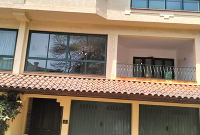 4 Bed Townhouse with En Suite in Westlands Area