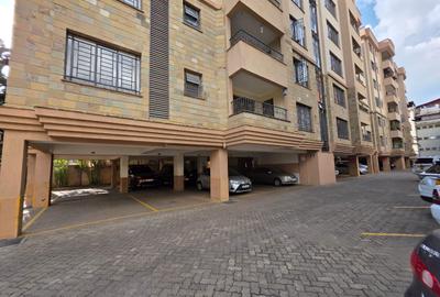 4 Bed Apartment with En Suite in Parklands