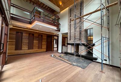 4 Bed House with En Suite in Runda - 2