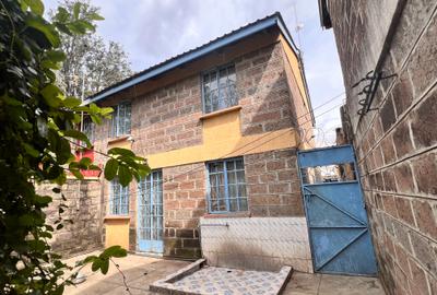 4 Bed House with Garden at Phase 2
