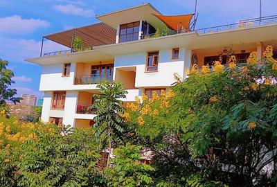 3 Bed Apartment with En Suite at Riverside