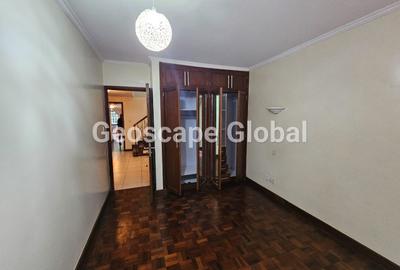 Furnished 3 Bed Apartment with En Suite in Riverside