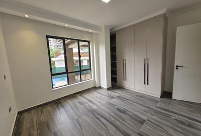 2 Bed Apartment with En Suite in Brookside - 4