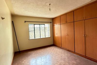 5 Bed Townhouse with En Suite in Lavington