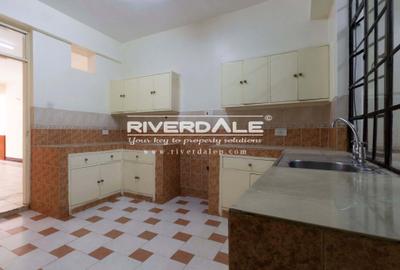 3 Bed Apartment with En Suite in Brookside - 3