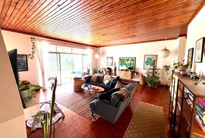 4 Bed House with En Suite at Crescent