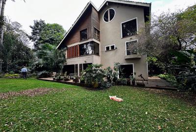 5 Bed House with En Suite at Farasi Cl - 3