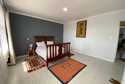 2 Bed Apartment with En Suite in Runda