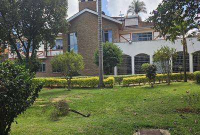 6 Bed House with En Suite in Runda - 3