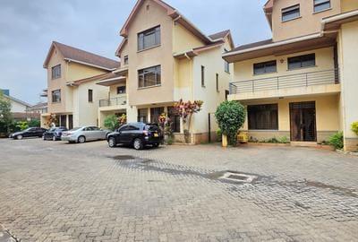 5 Bed Townhouse with En Suite at Lavington Green - 3