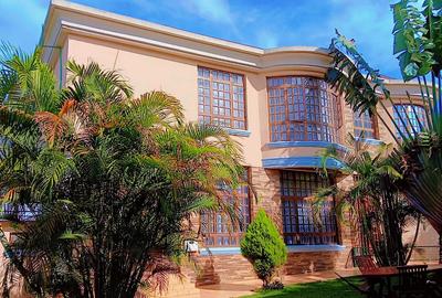 4 Bed House with En Suite in Runda