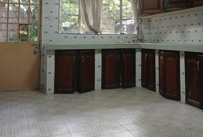 Commercial Property with Parking in Lavington