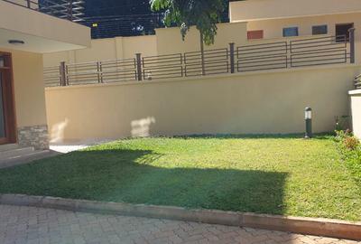 5 Bed Townhouse with En Suite in Lavington