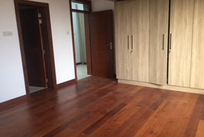 4 Bed Apartment with En Suite in General Mathenge