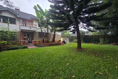 4 Bed House with En Suite in Runda