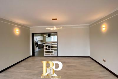3 Bed Apartment with En Suite in Riverside