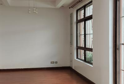 4 Bed Villa with En Suite in Runda - 3