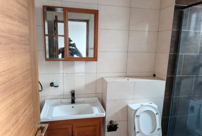 3 Bed Apartment with En Suite in Westlands Area - 2