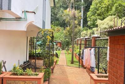 5 Bed House with En Suite in Lavington