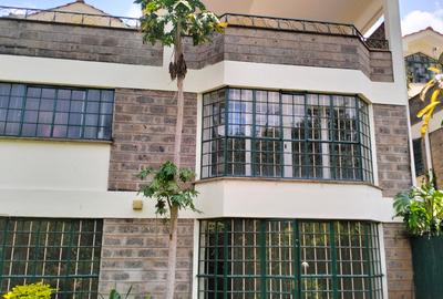 5 Bed Townhouse with En Suite in Spring Valley