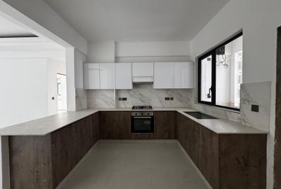 3 Bed Apartment with En Suite in Brookside - 3