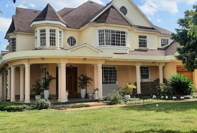 5 Bed House with En Suite in Runda