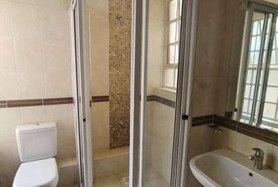2 Bed Apartment with En Suite in Kilimani - 2
