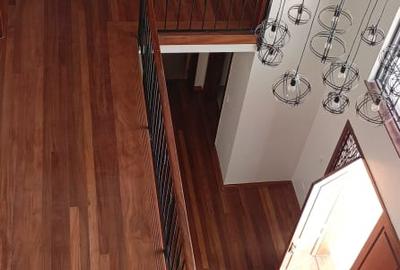 5 Bed Townhouse with En Suite in Kitisuru