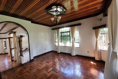 5 Bed House with En Suite in Runda - 3