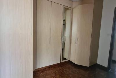 3 Bed Apartment with En Suite in Kilimani