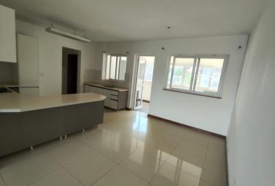 4 Bed Apartment with En Suite at Parklands - 4