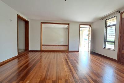 5 Bed Villa with En Suite at Lavington - 3