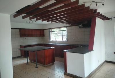 4 Bed House with Staff Quarters at Close To Un Headquarters @$4000