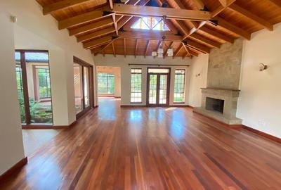 5 Bed House with En Suite in Runda - 3