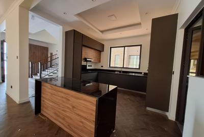 4 Bed Townhouse with En Suite in Lavington