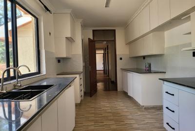 4 Bed House with En Suite in Loresho