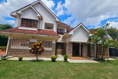 4 Bed House with En Suite in Rosslyn - 4