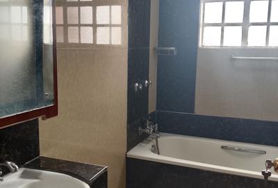 2 Bed Apartment with En Suite at Parklands - 2