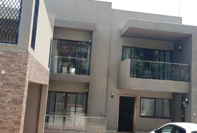 5 Bed Villa with En Suite at Lavington