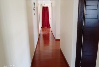 4 Bed House with En Suite in Runda