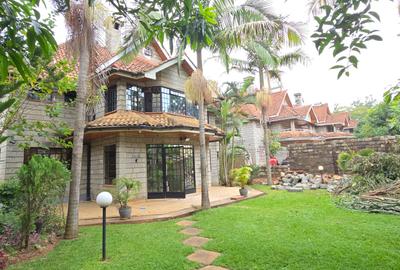 5 Bed Townhouse with En Suite at Lavington Green
